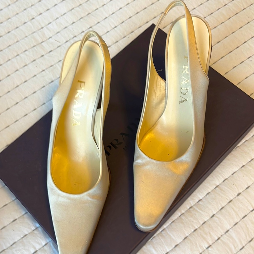 PRADA SLING BACK IVORY SATIN PUMPS size 36.5